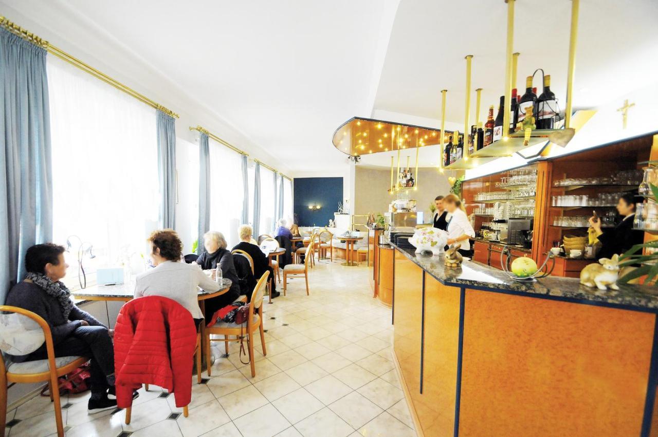 Cafe am Donautor Kelheim Exterior foto