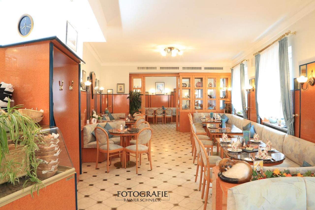 Cafe am Donautor Kelheim Exterior foto